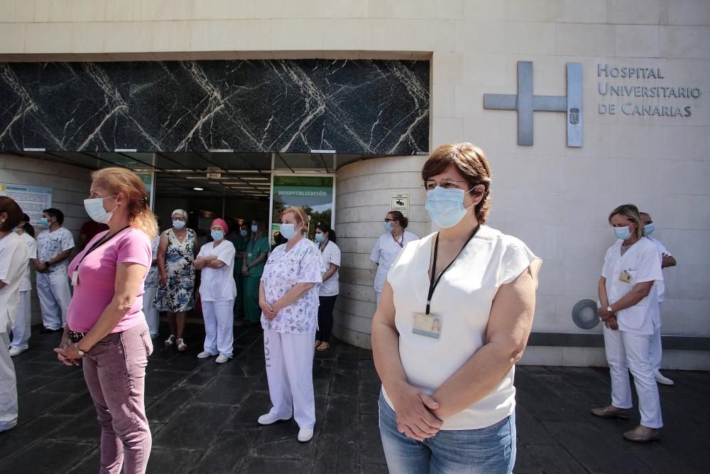 Minuto de silencio en el HUC