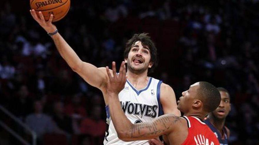 Ricky Rubio reparte el juego en el partido de las estrellas emergentes