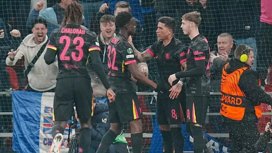 Enzo Fernández amplió distancias frente al Copenhague