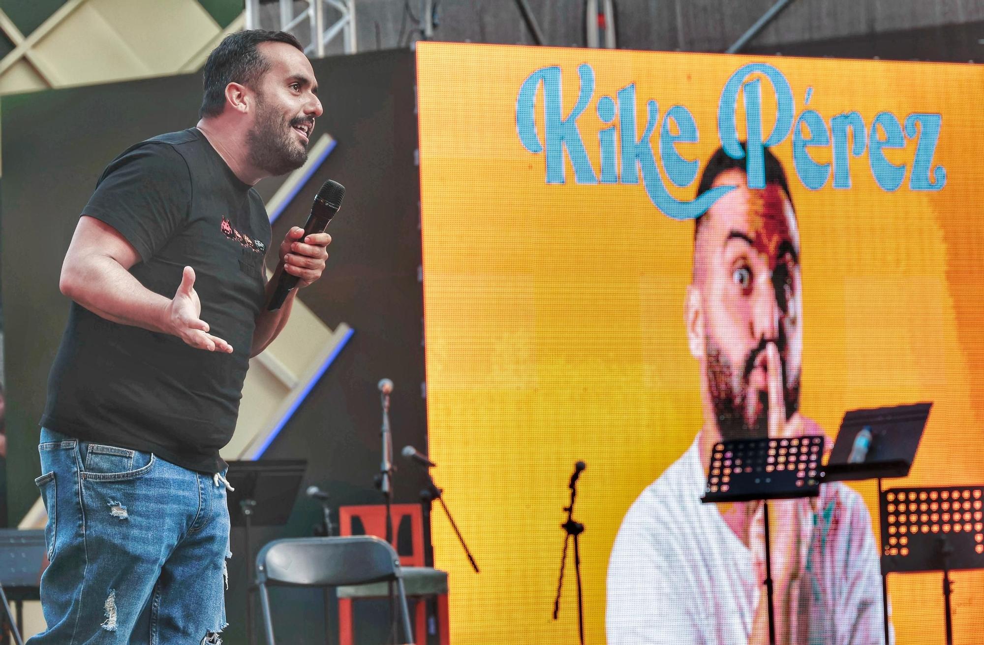 Kike Pérez durante su actuación