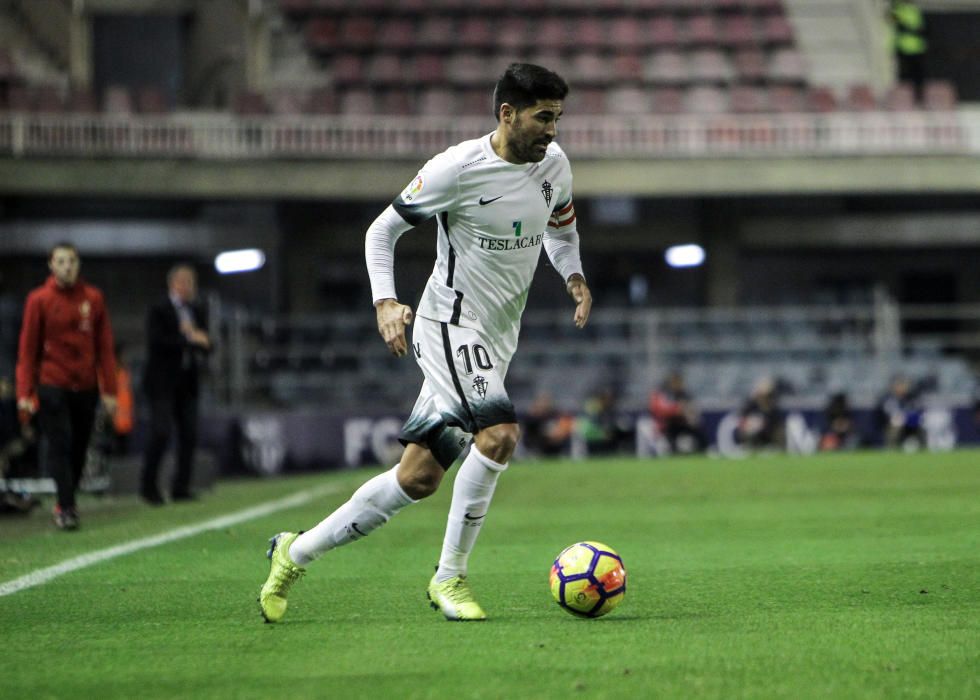 El partido entre el Barcelona B y el Sporting de Gijón, en imágenes