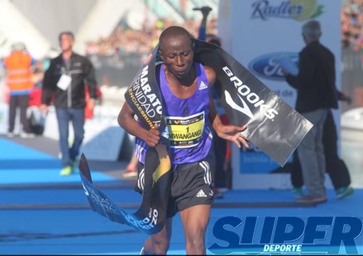 Las mejores imágenes del Maratón Valencia Trinidad Alfonso 2015