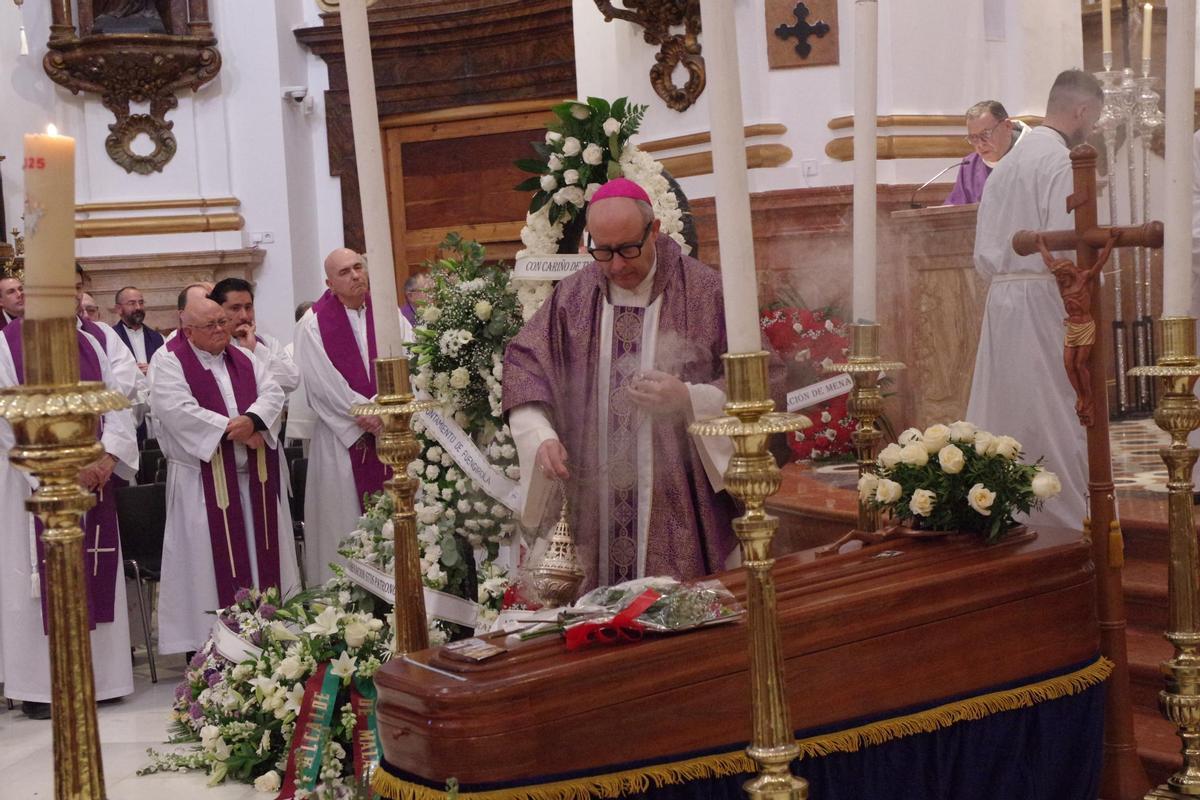 El funeral del sacerdote Manuel Ángel Santiago, en imágenes El funeral del sacerdote Manuel Ángel Santiago, en imágenes