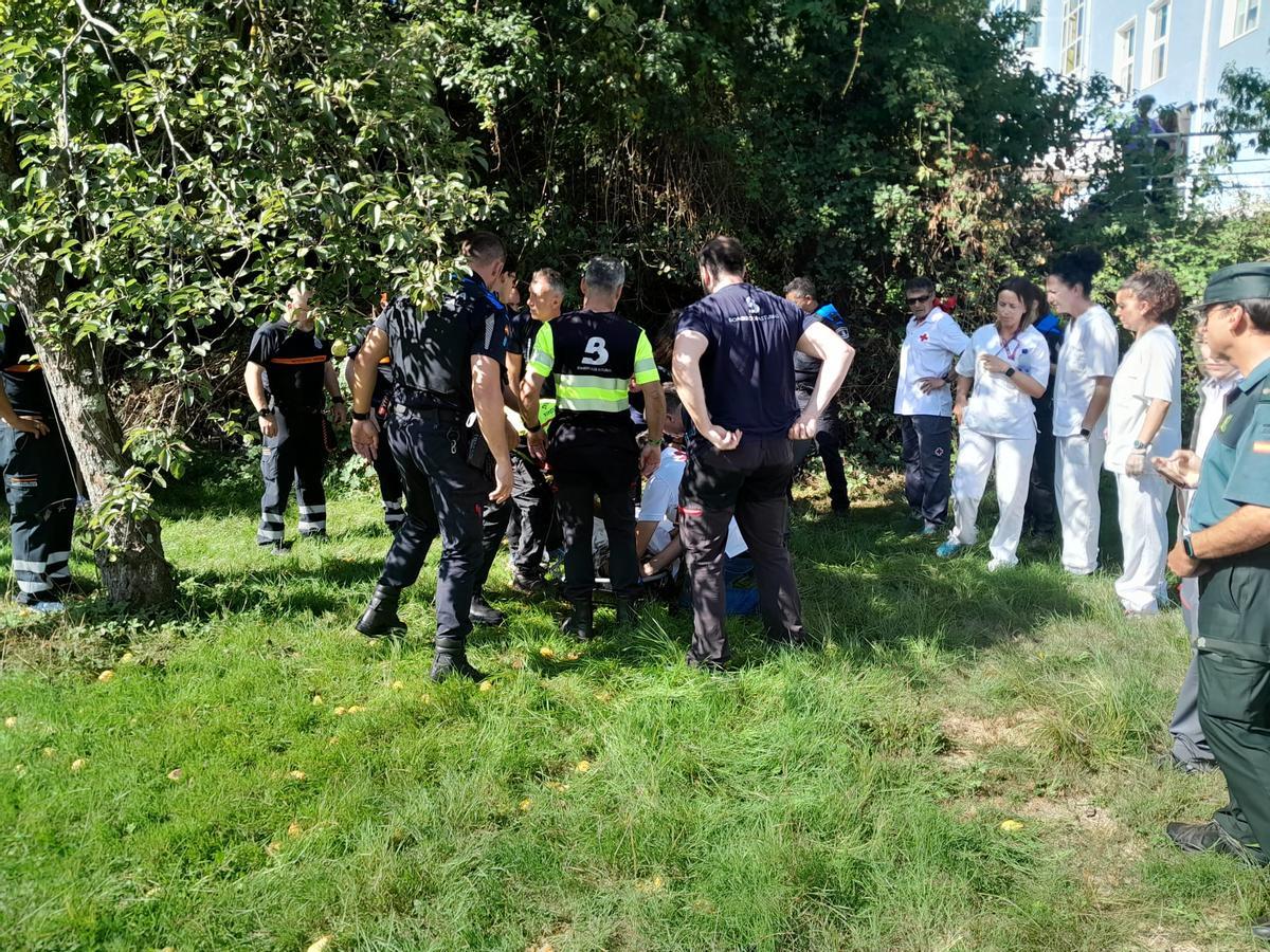 Así fue el rescate del hombre de 80 años desparecido en Laviana, encontrado esta mañana Así fue el rescate del hombre de 80 años desparecido en Laviana, encontrado esta mañana