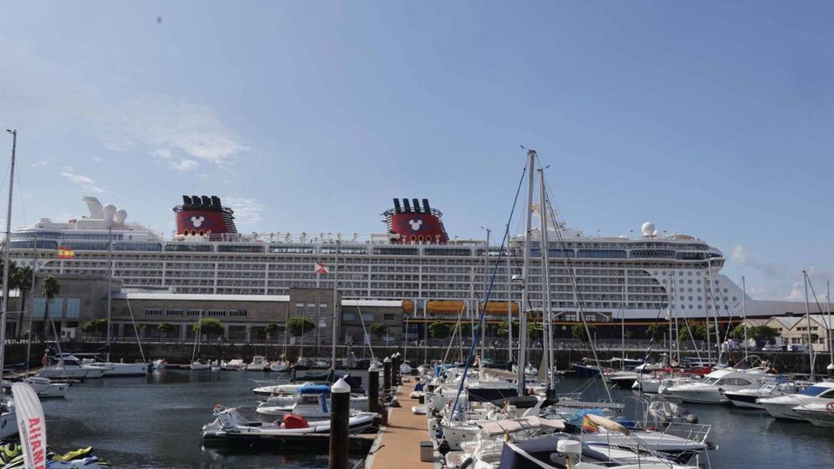 Crucero "Disney Dream" en Vigo este viernes después del presunto caso de envenenamiento