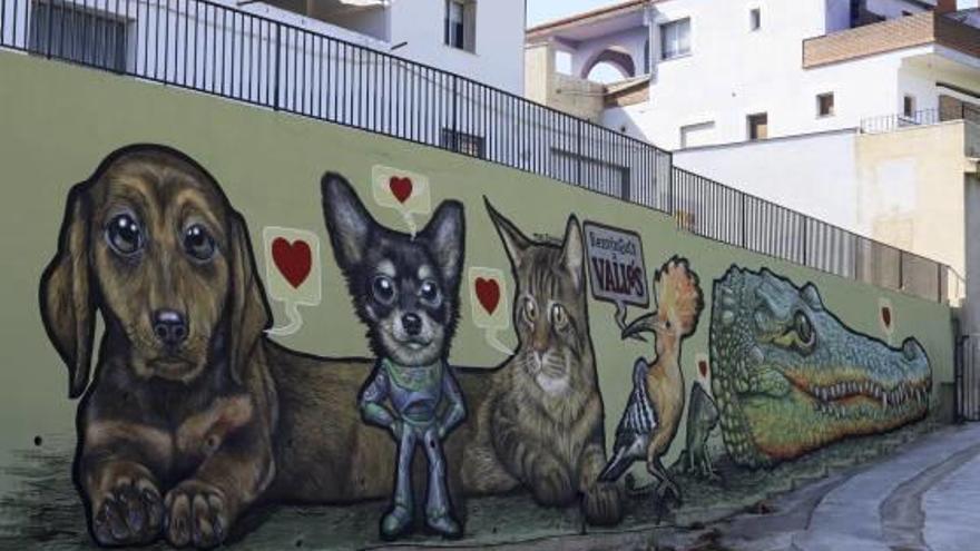 El artista Espinar  termina un gran  mural para Vallés