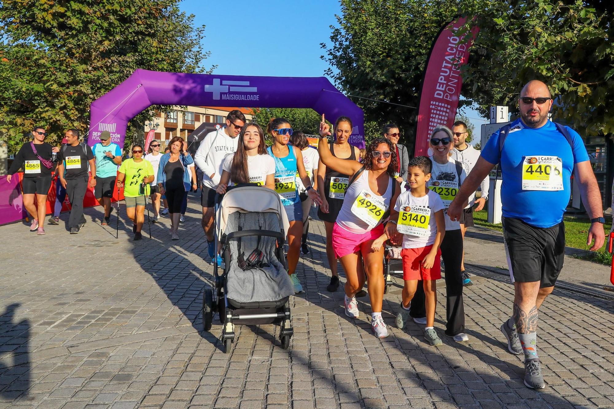 Asistentes a la "I Carrera Solidaria de Leo", con la que recordar al bebé de Meis fallecido hace casi un año y dar visibilidad a las enfermedades raras.