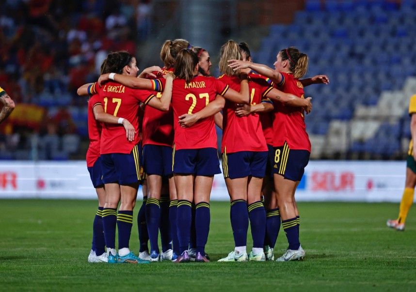 Todas las jugadoras de España lucieron un brazalete arcoíris en su amistoso del pasado sábado frente a Australia.