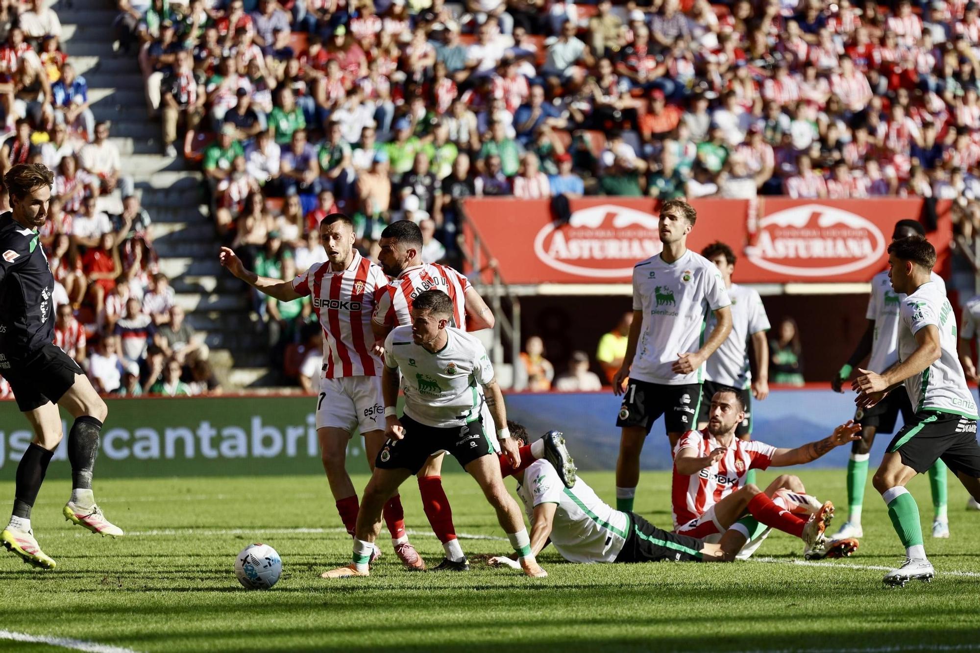 EN IMÁGENES: El partido del Sporting- Racing de Santander en El Molinón