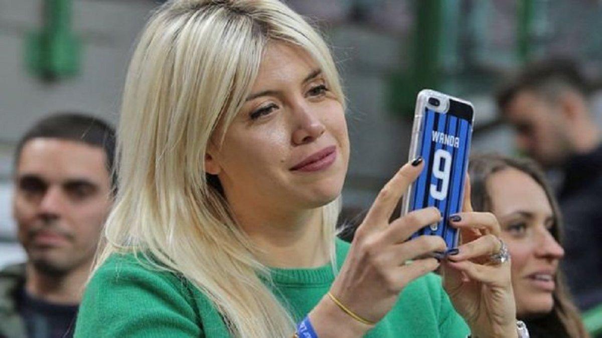 Wanda Nara explota en el estudio de Mediaset tras el inapropiado comentario de Lele Adani | Daily Express