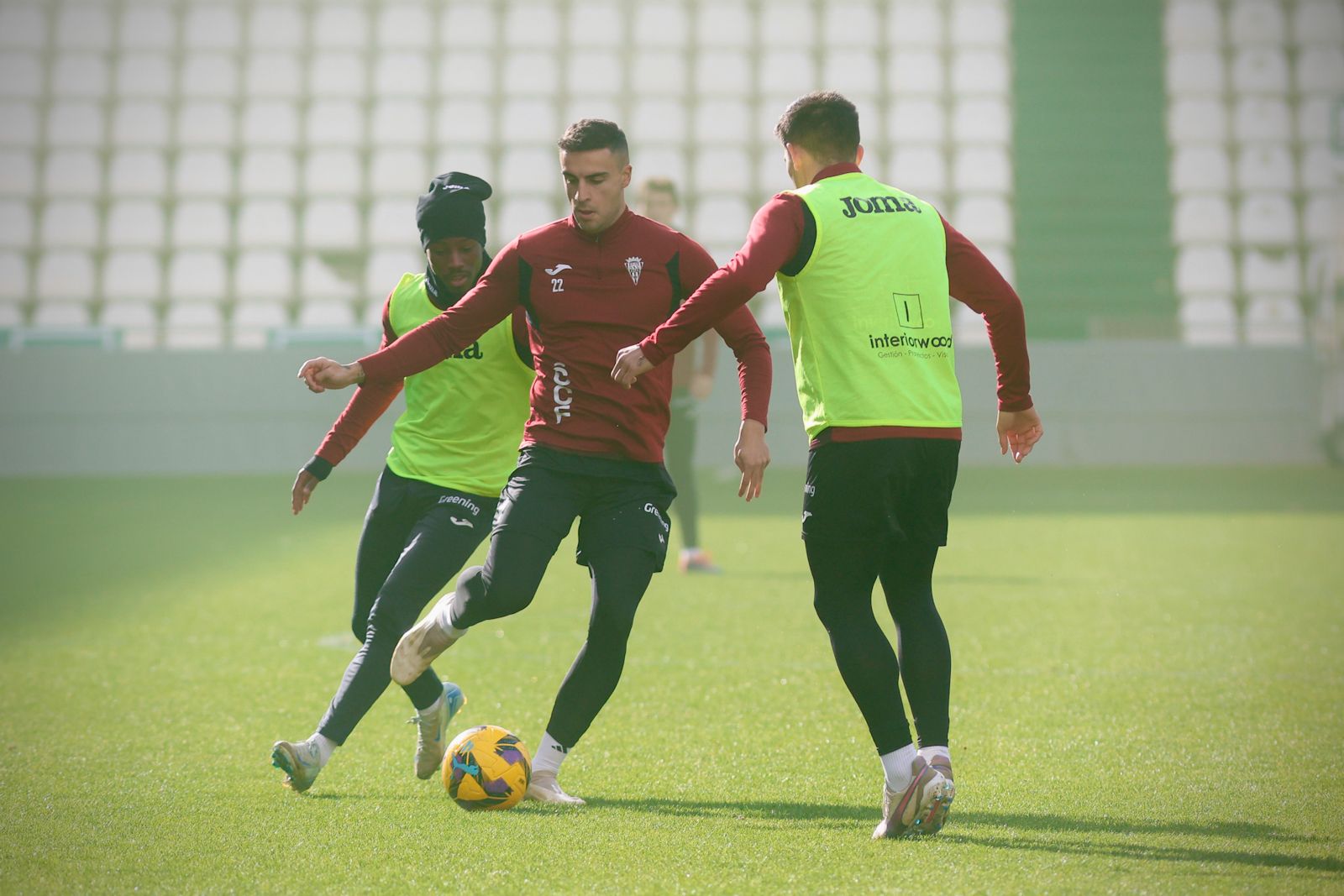 El Córdoba entrena ante su afición en El Arcángel