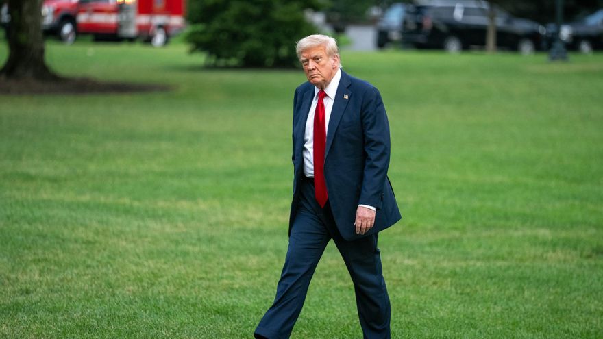 La Casa Blanca niega que tras la hinchazón de piernas y cardenales en las manos de Trump latan problemas graves de salud