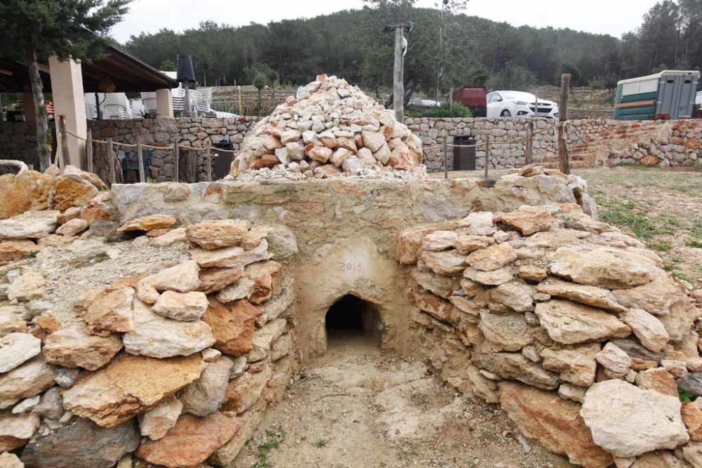 Encendido de la ''sitja'' y actividades lúdicas y educativas