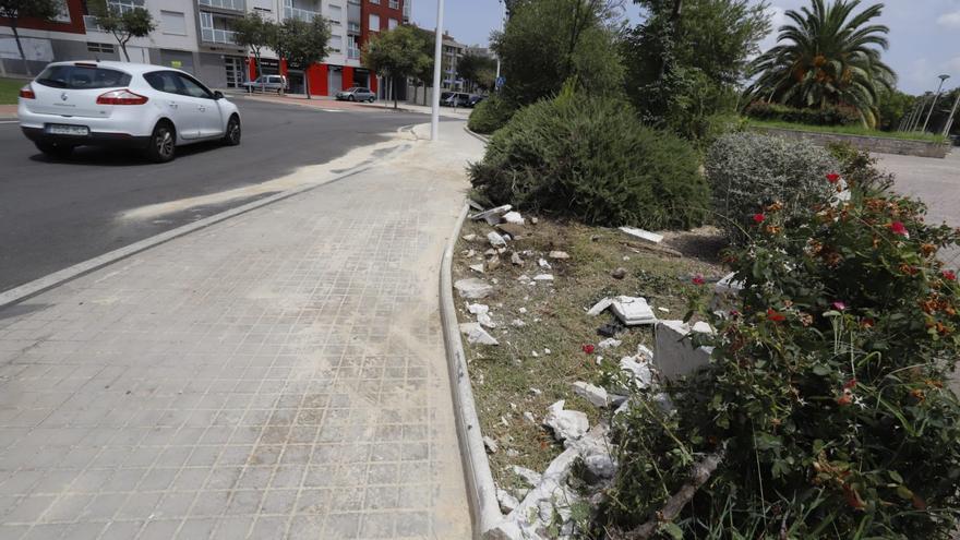 Pierde el control de su coche y se estampa contra un muro al cuadruplicar la tasa en Xàtiva