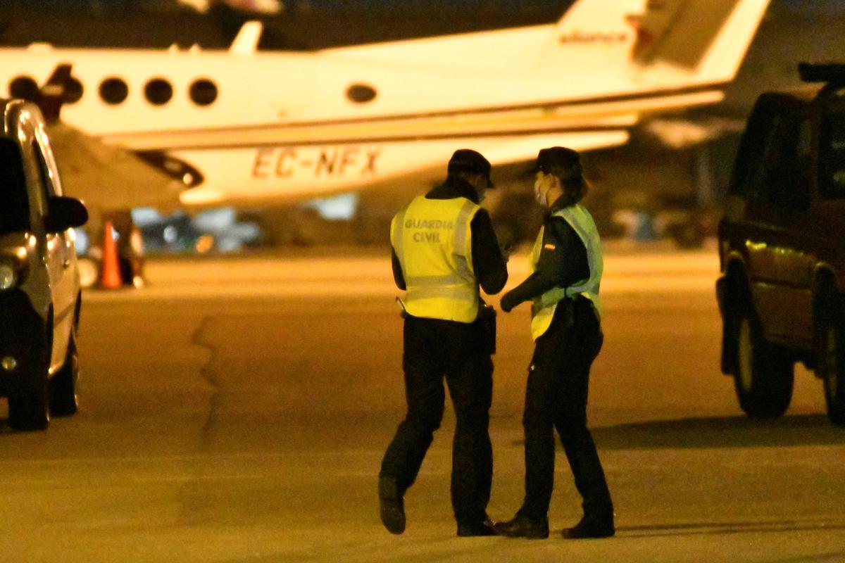 Cierra el aeropuerto de Palma por la presencia de pasajeros en las pistas.