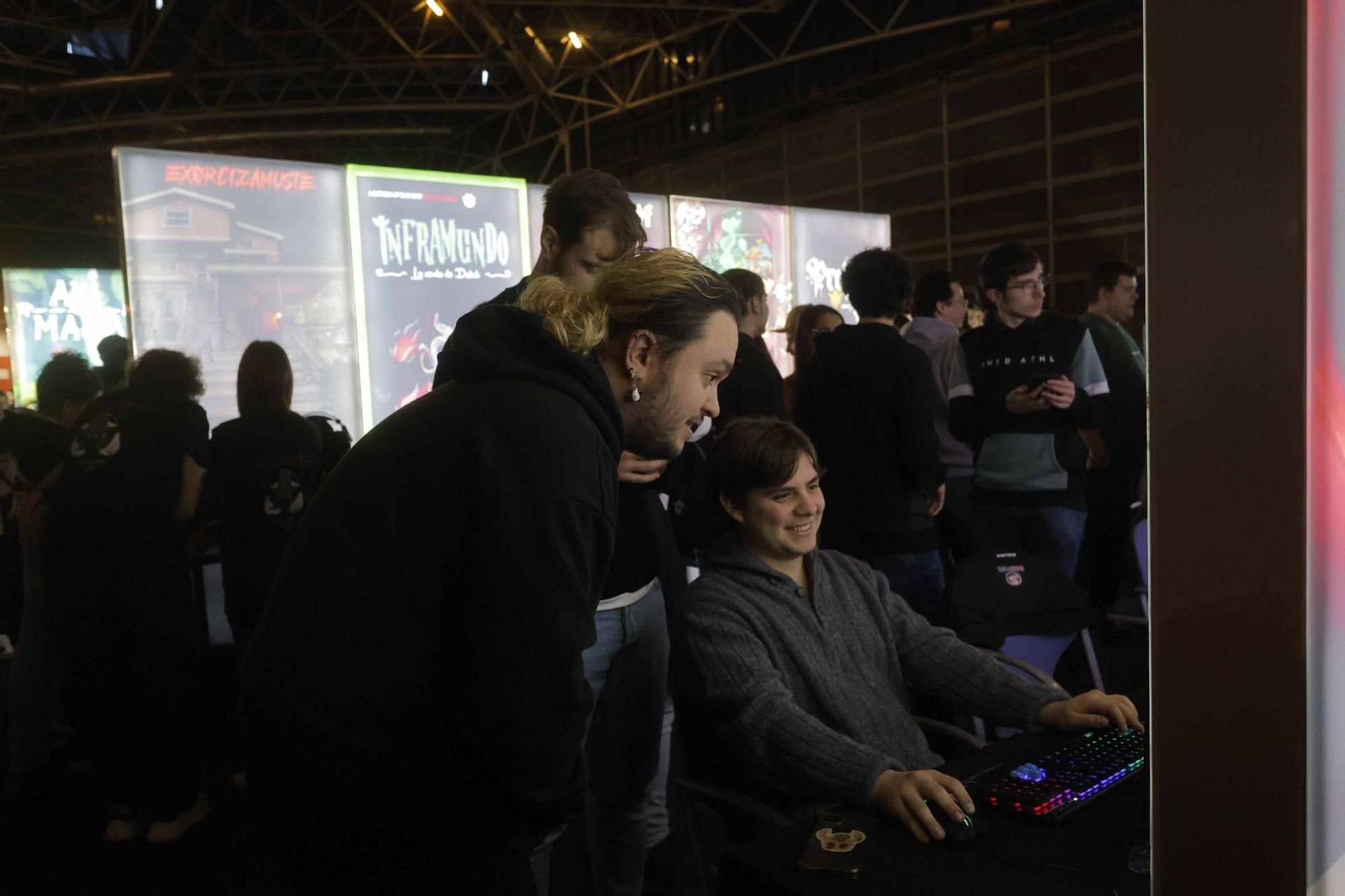 Los 'gamers' siguen jugando en la segunda jornada de la DreamHack Valencia 2023