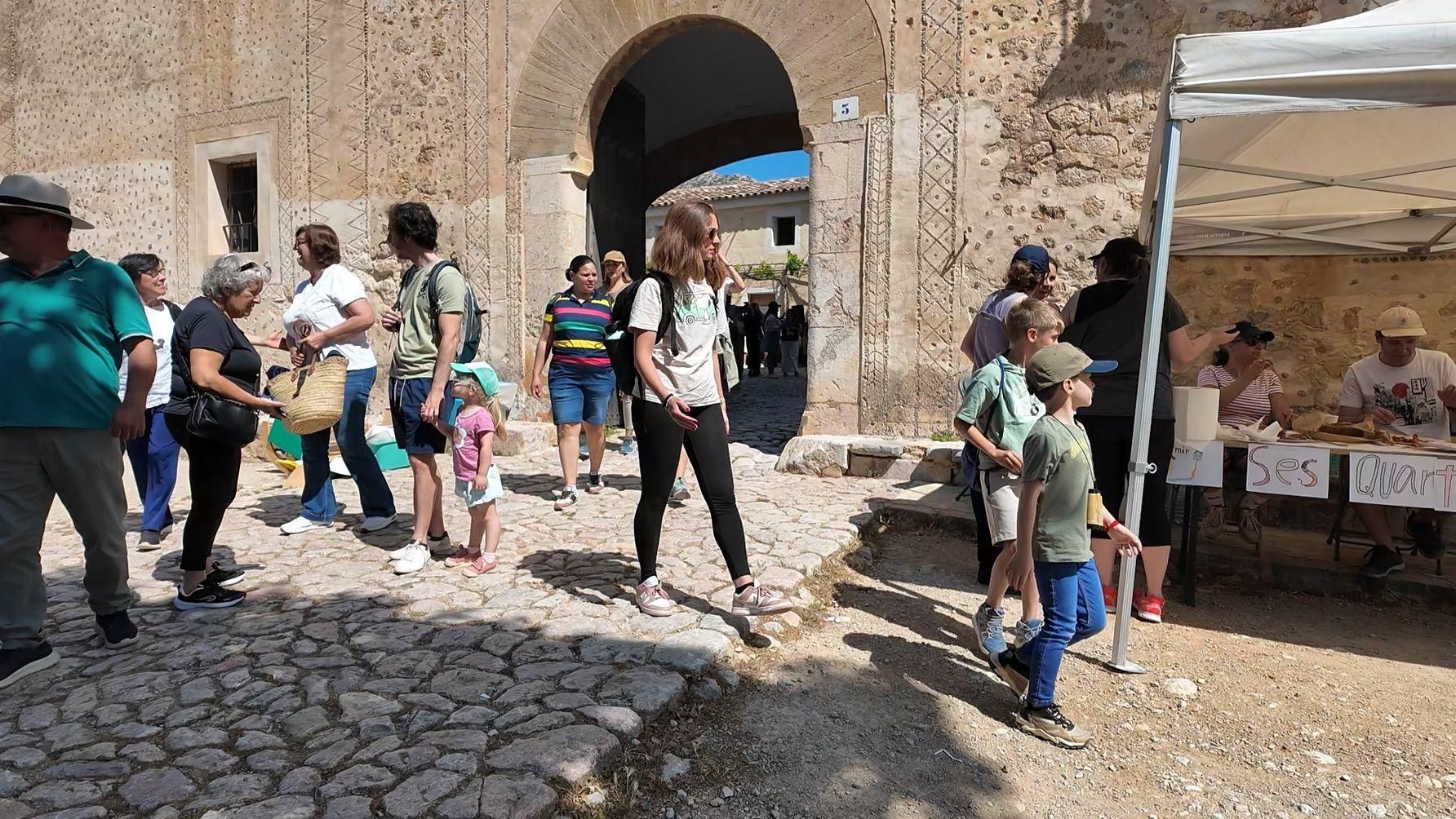 Las imágenes del Pancaritat en familia en la finca de Galatzó