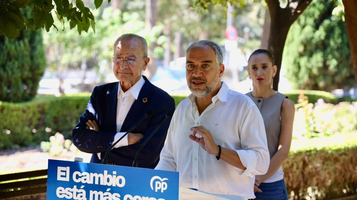 CRISIS CEUTA | El PP urge a Sánchez a que «salga de la playa y se ponga al frente de esta crisis»