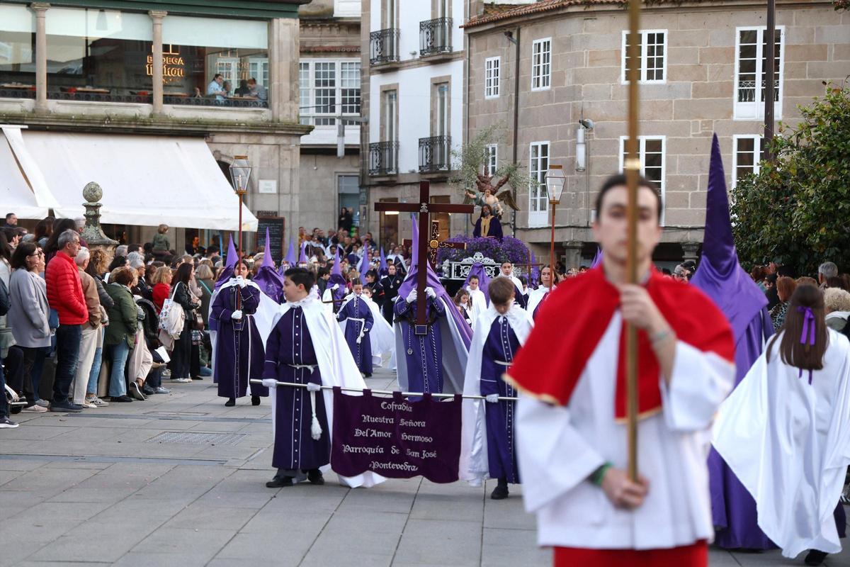Las calles de Pontevedra vivieron un multitudinario Jueves Santo.