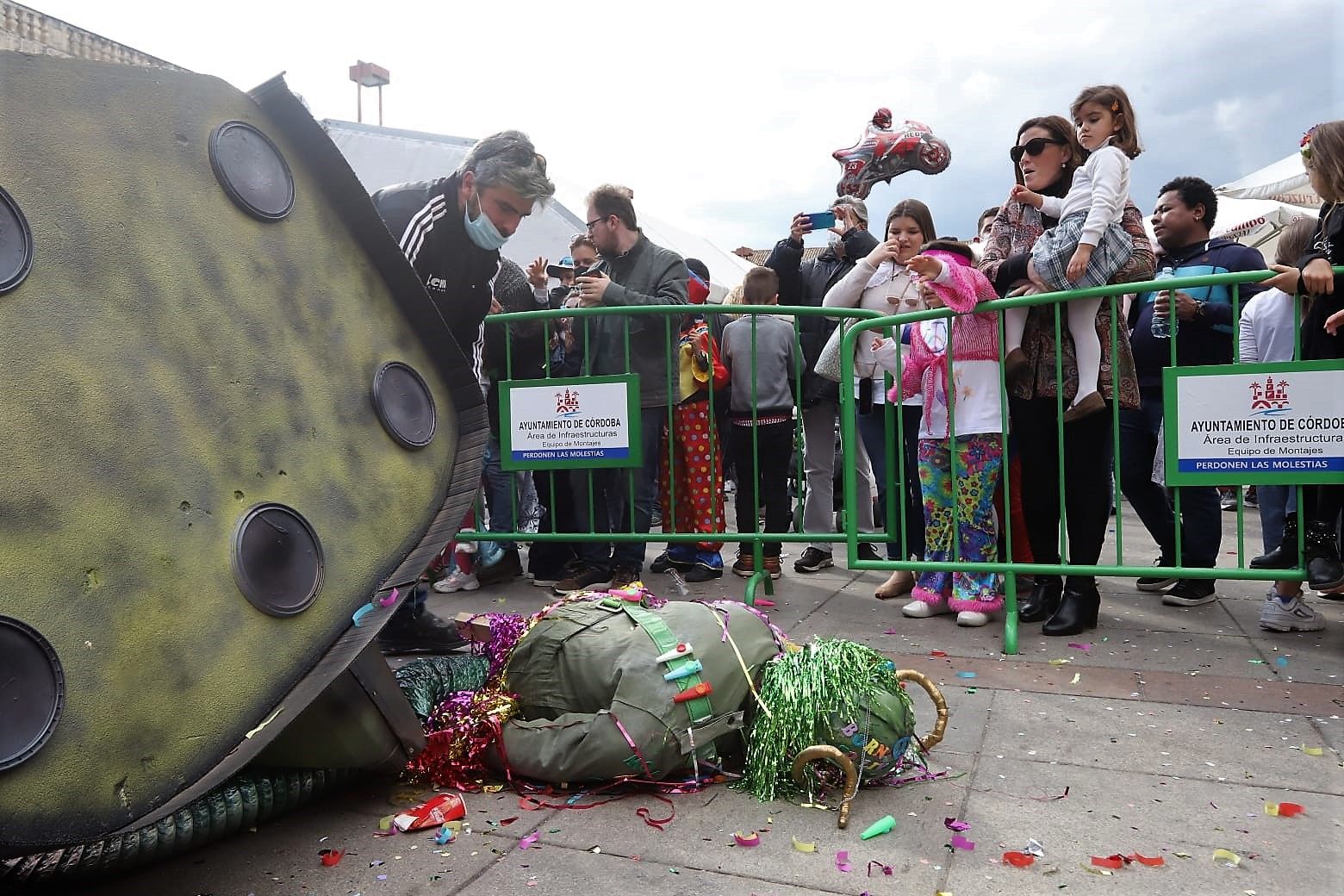 La plaza de La Corredera acoge la fiesta final del carnaval