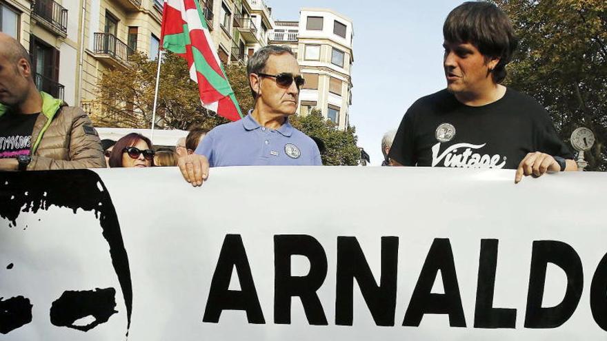 Un hijo de Otegi ha encabezado la marcha.