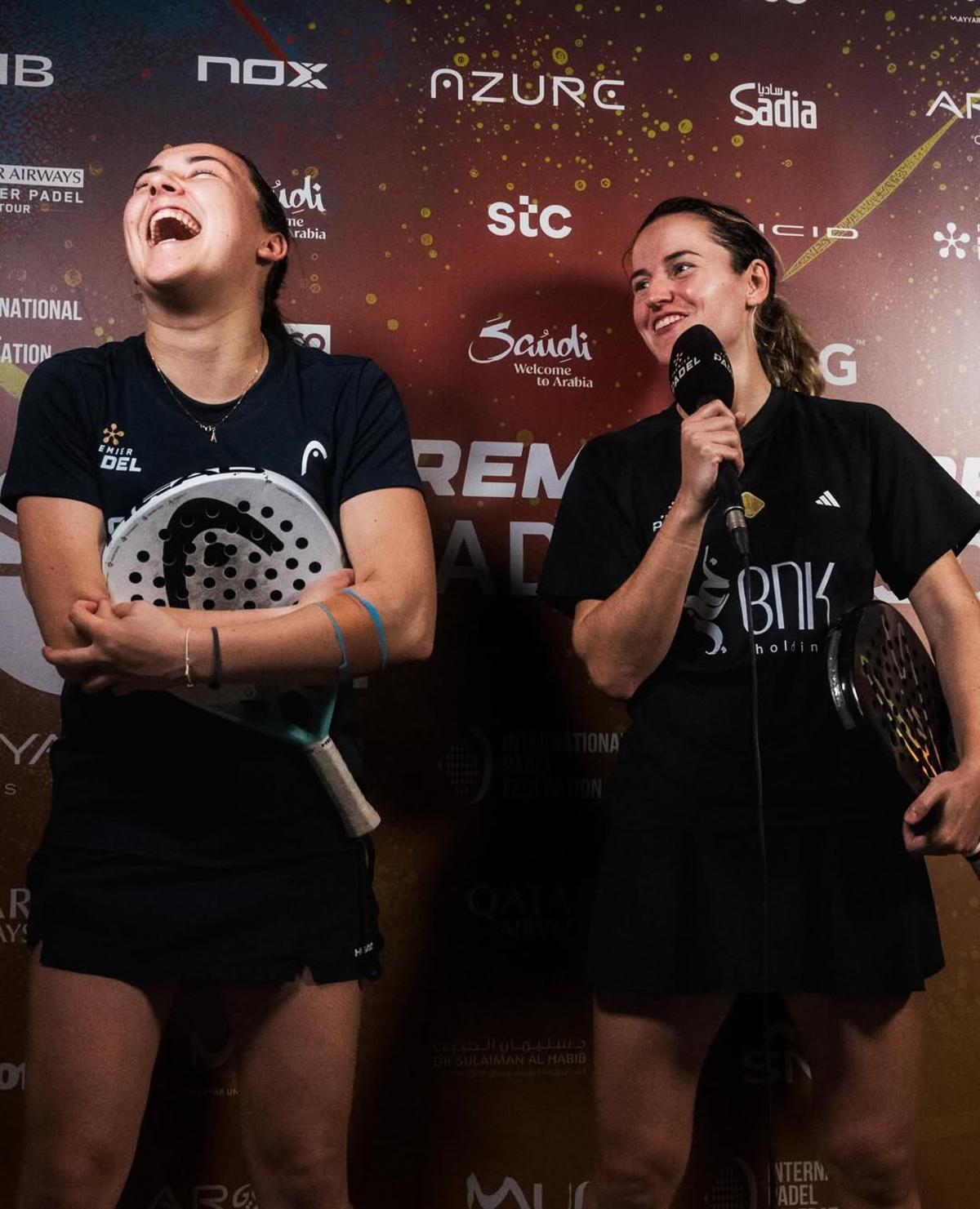 Andrea y Ari se llevan muy bien dentro y fuera de la pista