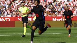 Lamine Yamal celebra uno de sus goles en Girona.