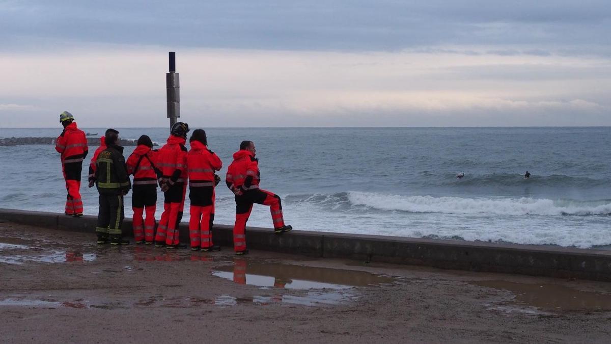 Buscan a una persona desaparecida en el mar en el Fòrum de Barcelona