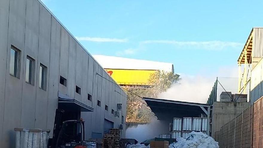 Una nova fuita química a l'empresa Aqualimp de Manresa obliga a confinar un sector del polígon Bufalvent