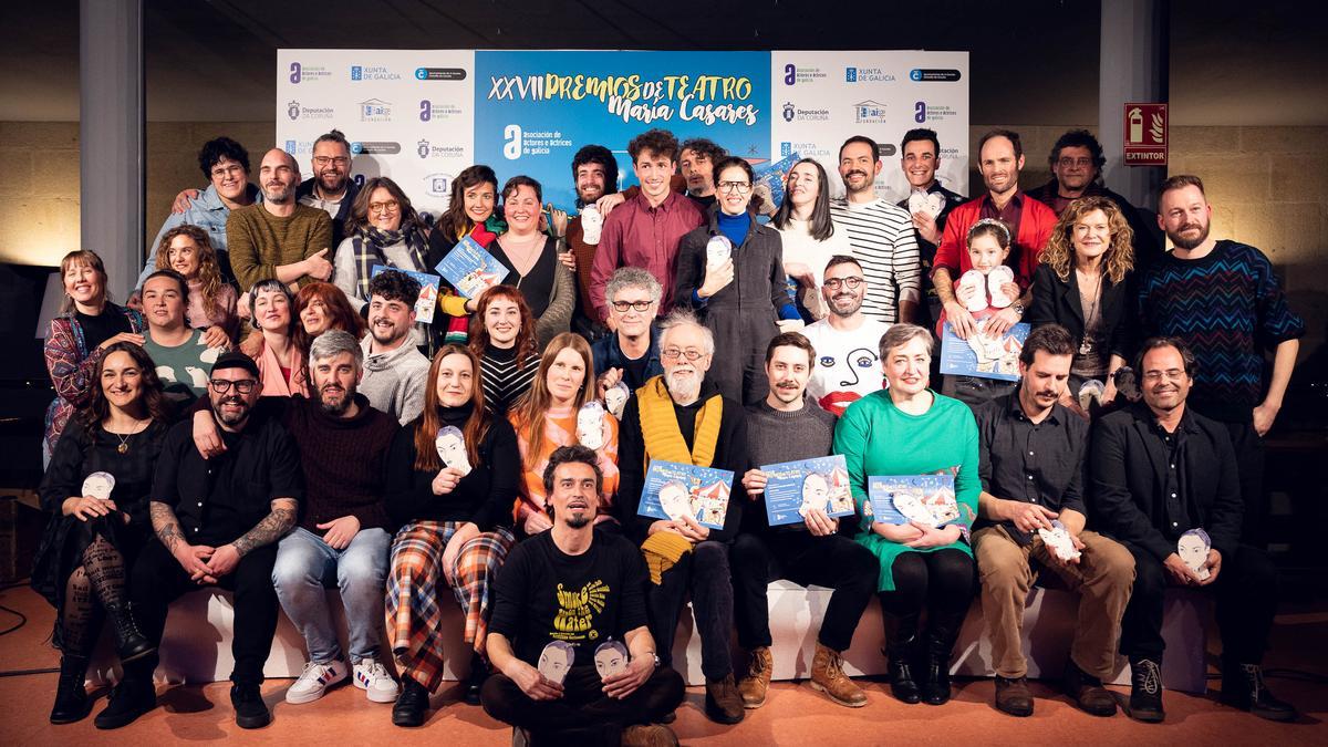 Imagen de grupo de los nominados y nominadas a los XXVII Premios de Teatro María Casares