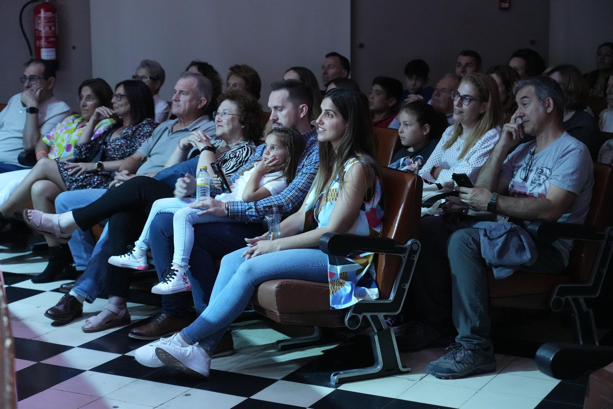 Desfiñeinfantil solidario de enaguas para Manos Unidas de Vila-real