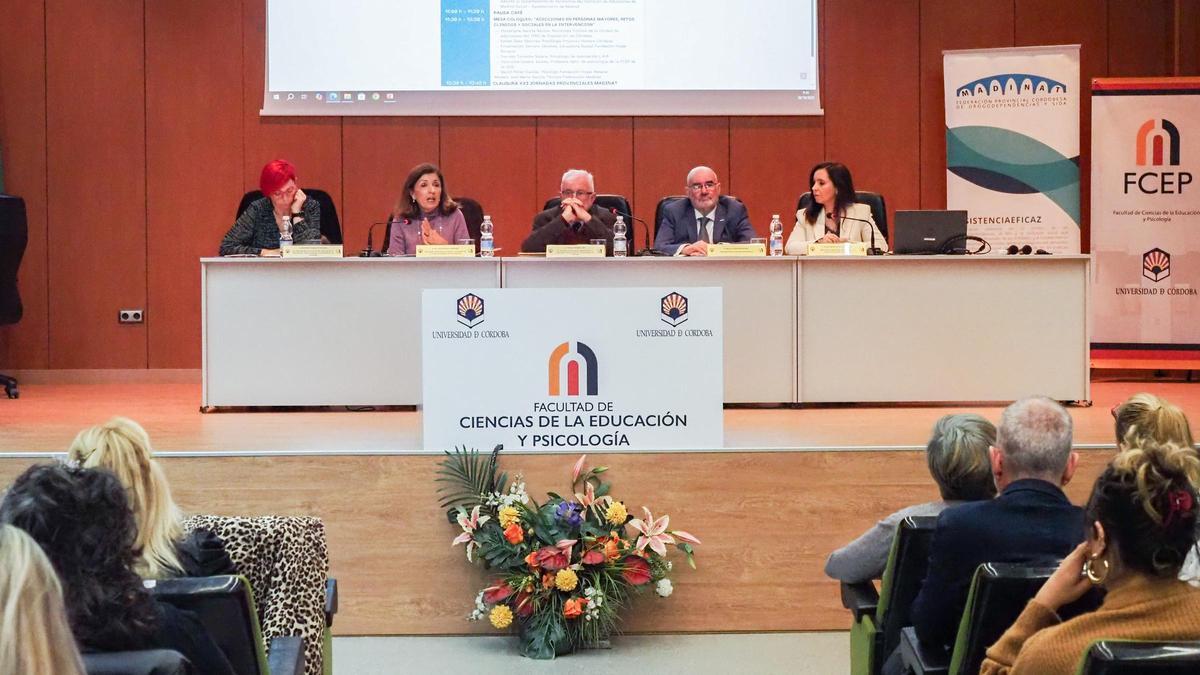 María Jesús Botella (2i) en la mesa inaugural de las jornadas de la Federación Madinat.