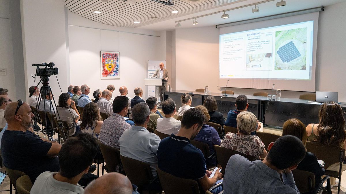 Assistents a la jornada sobre digitalització de l'aigua organitzada per Aigües de Manresa