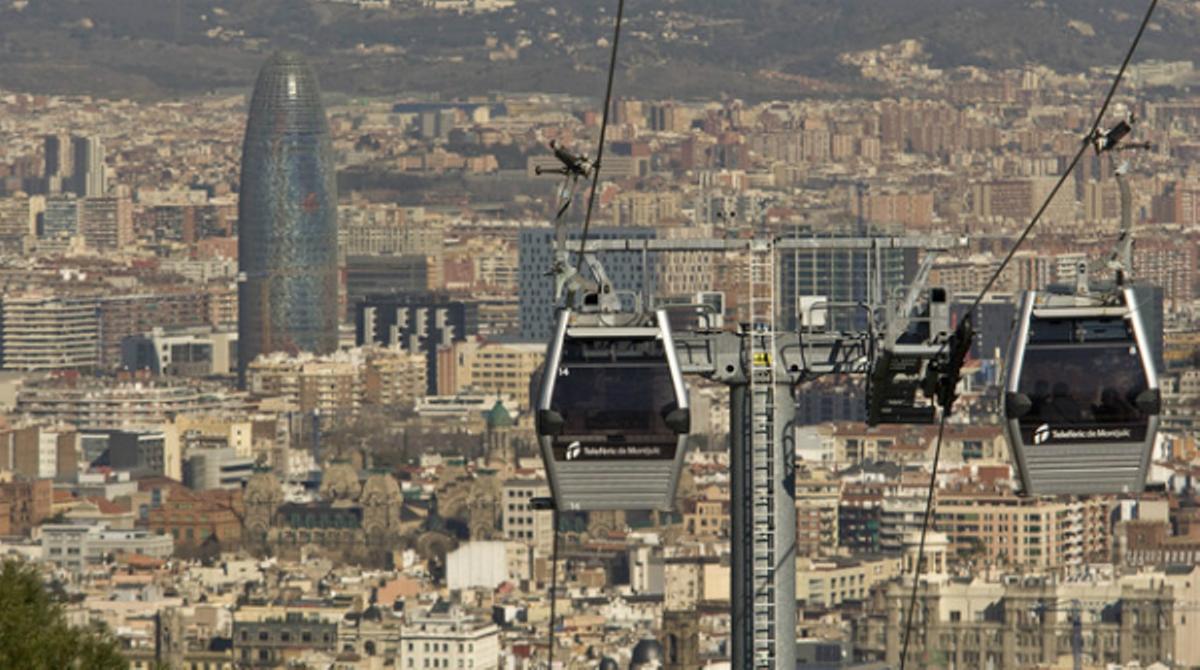 El Telefèric de Montjuïc torna a funcionar en el seu horari habitual després de l'avaria de dimecres passat.