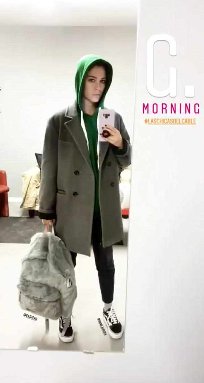 Blanca Suárez con mochila de peluche de la marca Eastpack