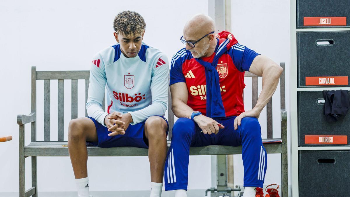 Así abandonó Lamine Yamal la Ciudad Deportiva del Barça tras las malas noticias