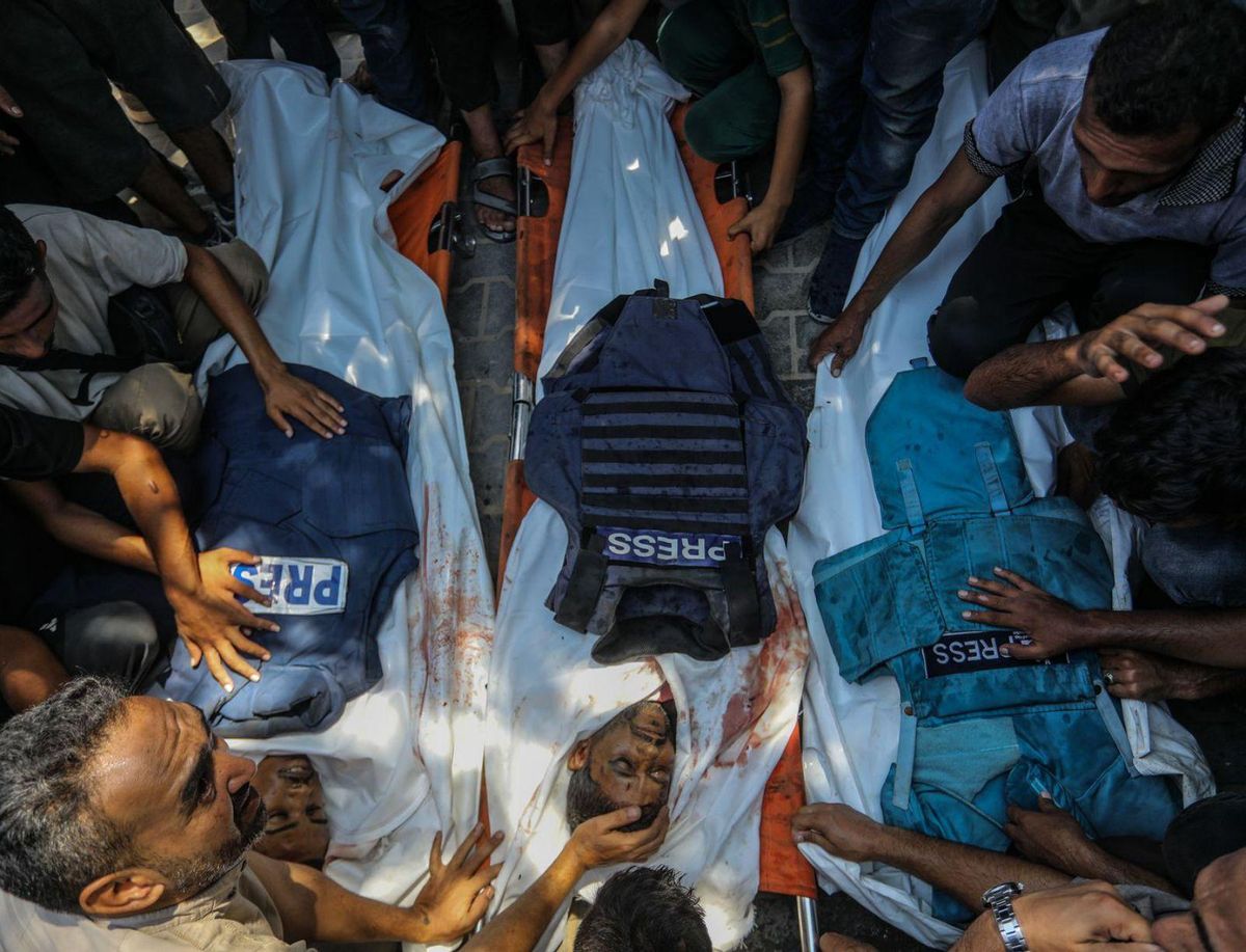 Un doble bombardeig israelià sobre un hospital de Gaza causa 21 morts