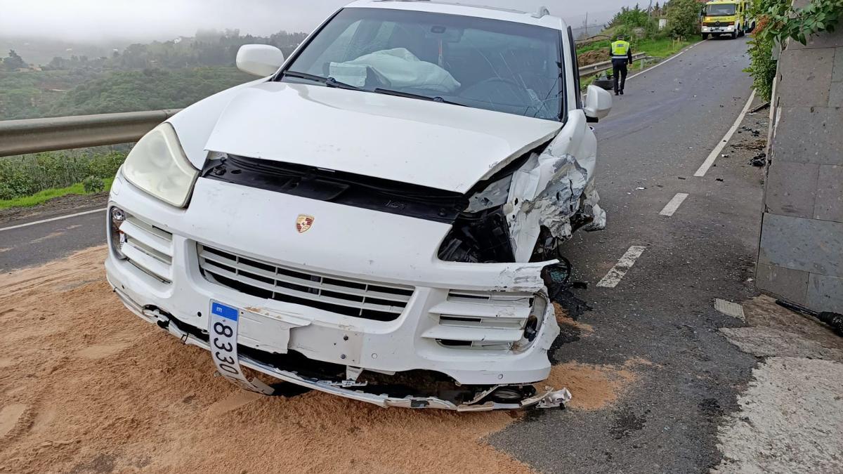 Dos heridos en una colisión frontal en Santa Brígida