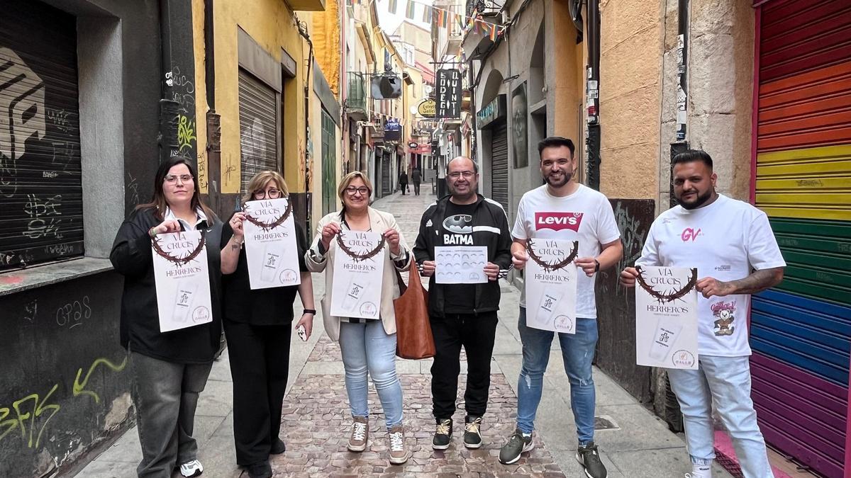 Hosteleros de Los Herreros presentan el Vía Crucis.