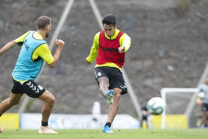 23.07.19. Las Palmas de Gran Canaria. Fútbol segunda división pretemporada 2019/20. Entrenamiento de la UD Las Palmas en Barranco Seco. Foto Quique Curbelo  | 23/07/2019 | Fotógrafo: Quique Curbelo