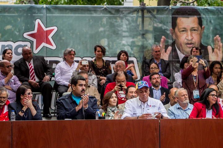 Los murales con la imagen de Chávez son constantes en las calles de Venezuela. El país rinde tributo así a la figura del presidente fallecido hace ahora dos años