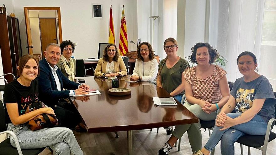 Sales asegura el IES Crémor junto al Riu Sec a directores y padres en Castelló