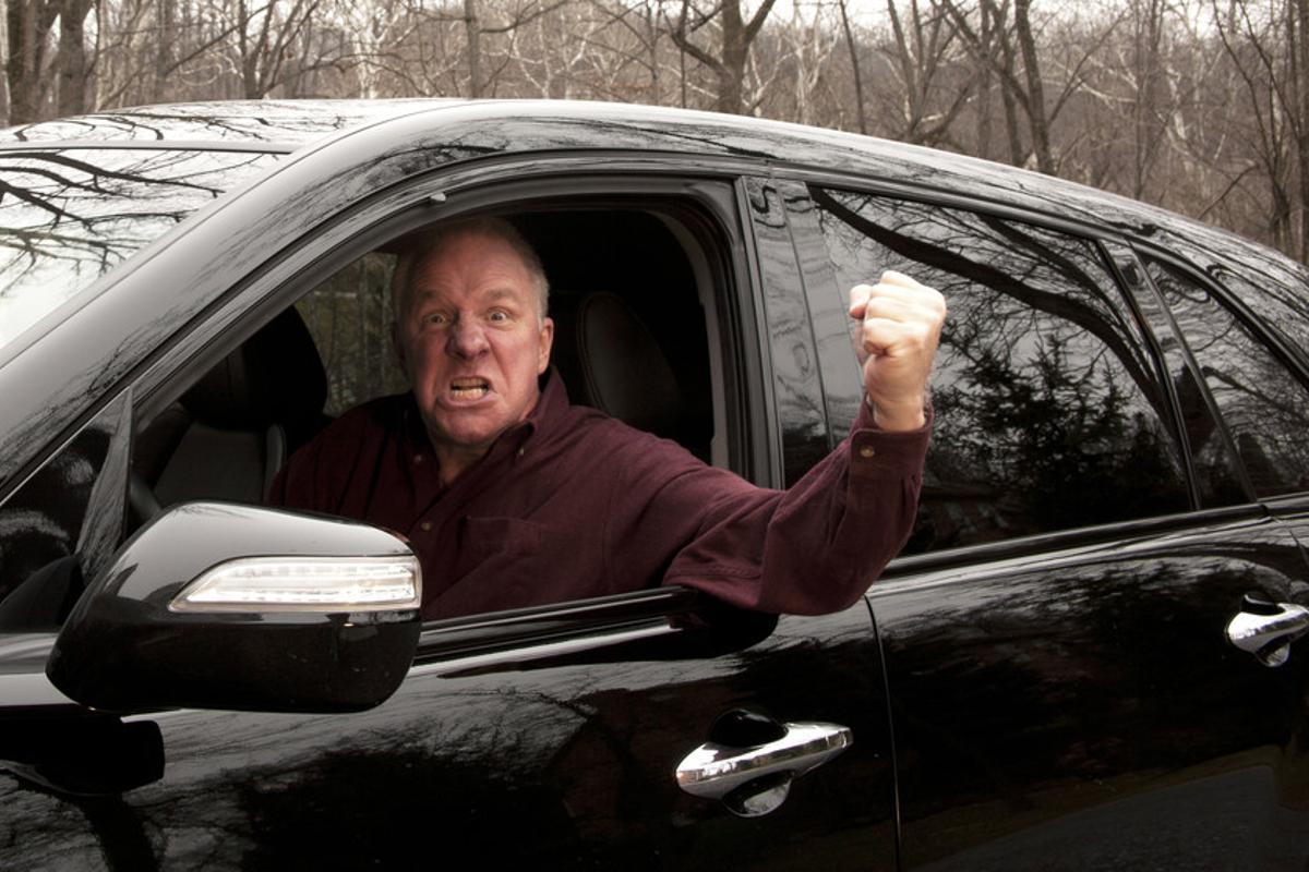 Conductores agresivos: cómo reconocerlos y protegerse de ellos