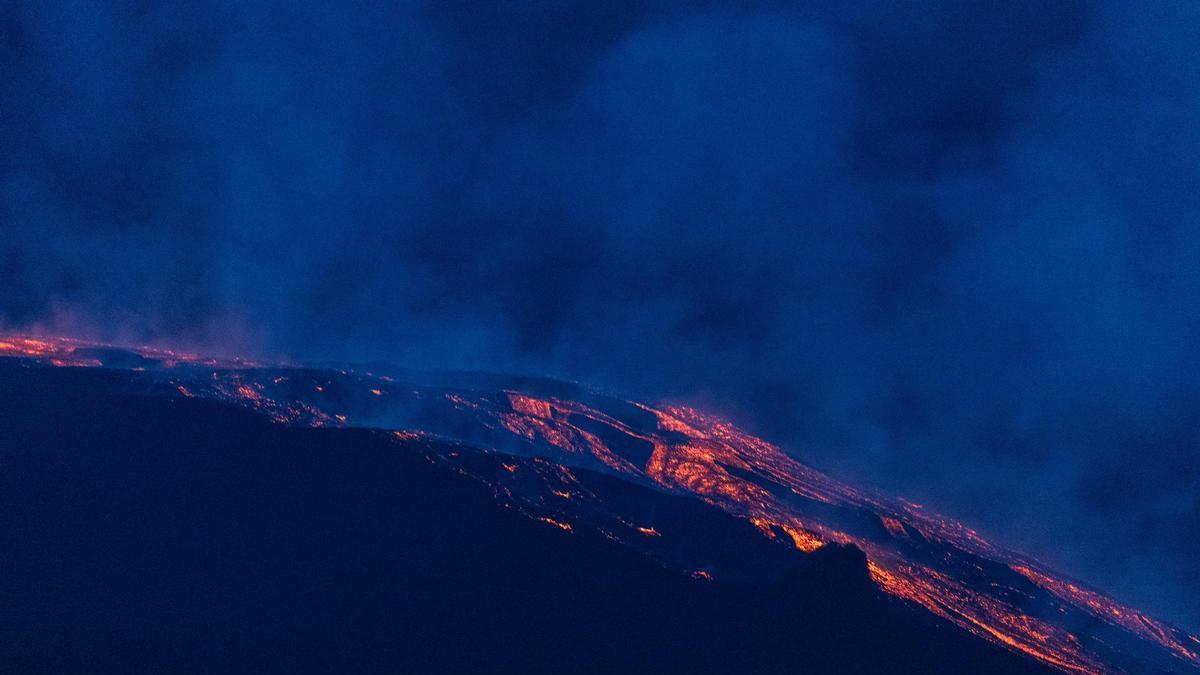 Cierran el aeropuerto de Catania (Italia) por las cenizas del Etna