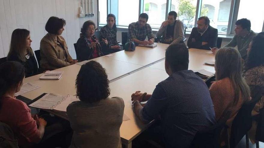 Pérez y Casares en la reunión del Consello Municipal de Benestar, en mayo del año pasado.