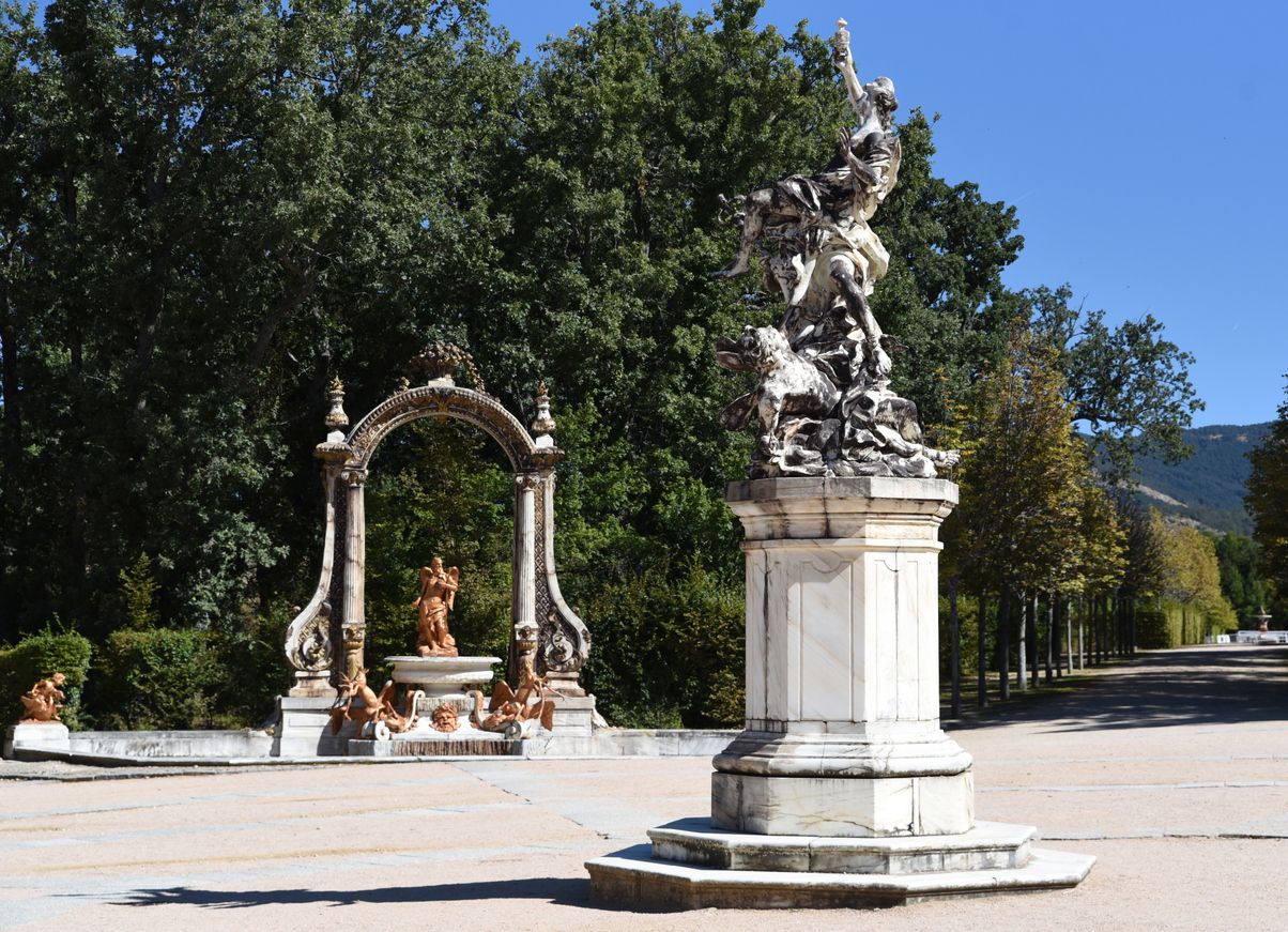 La Fuente de las Ocho Calles es uno de los puntos neurálgicos de los jardines