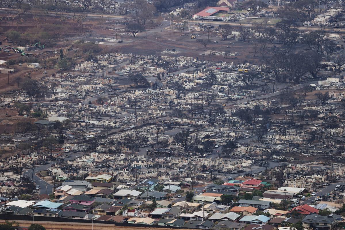 El fuego destruye la localidad de Lahaina, en Hawái