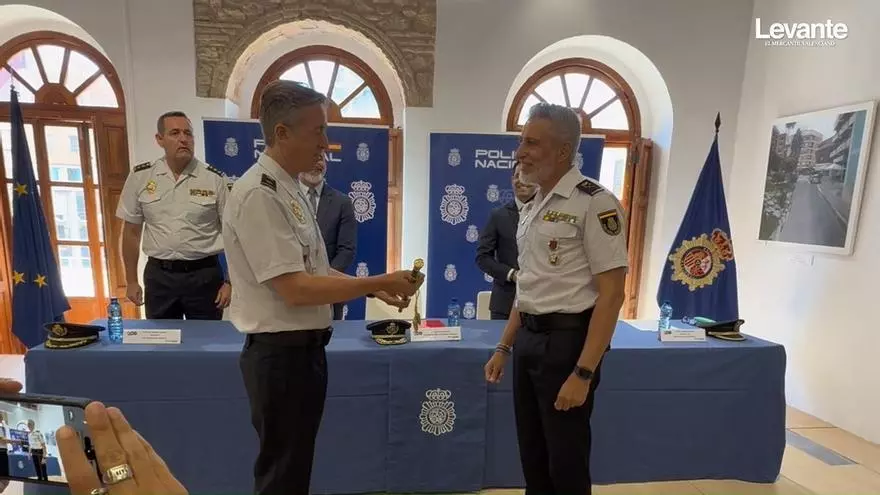 César Hidalgo toma posesión como nuevo jefe de la comisaría de Policía Nacional de Paterna