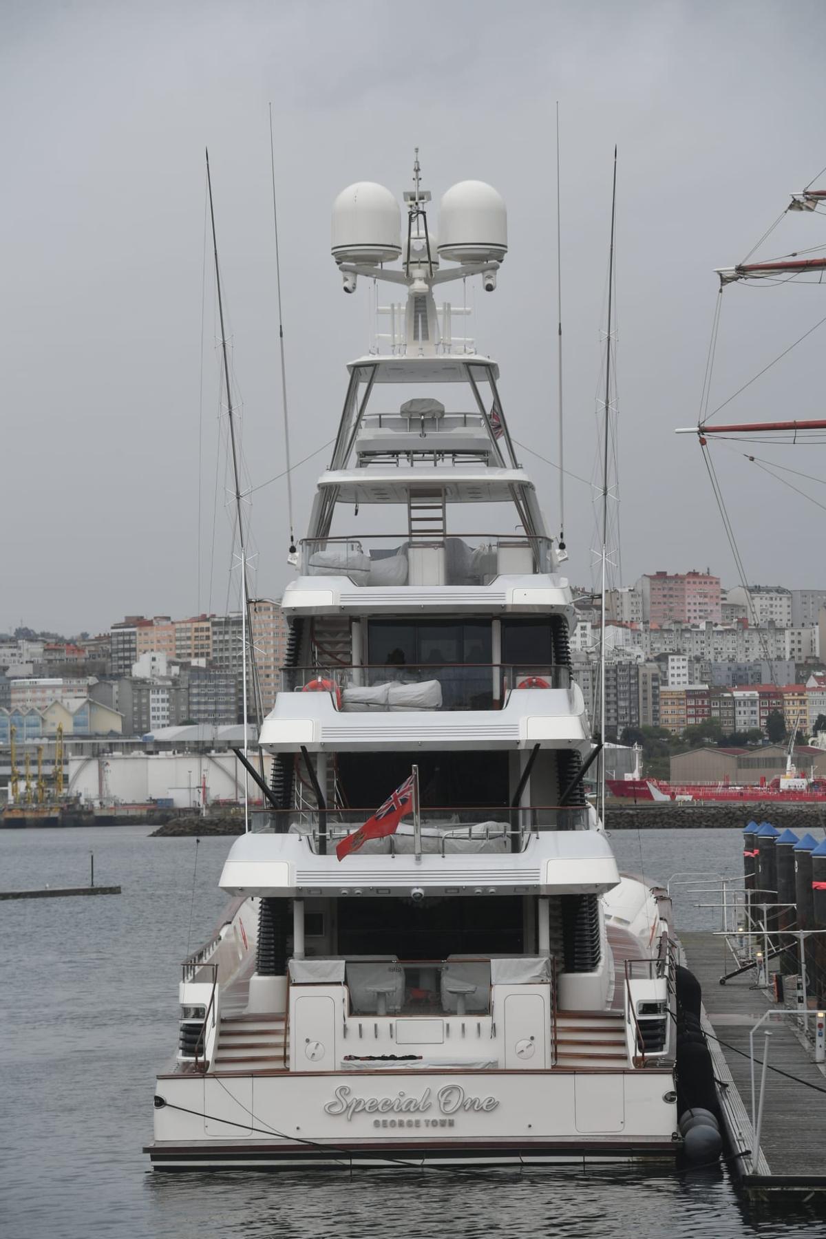 El yate Special One hace parada en A Coruña