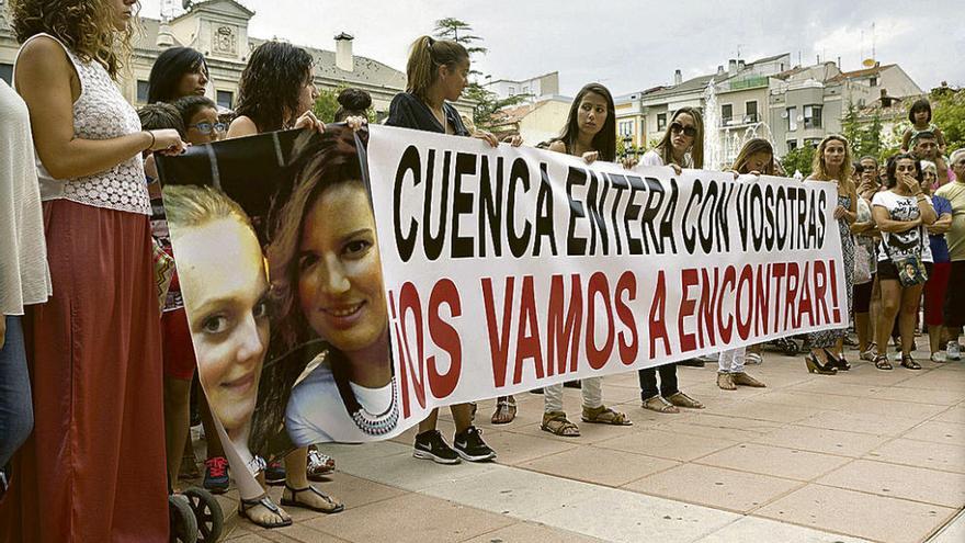 La movilización de ayer por la tarde en Cuenca pidiendo la aparición de las dos jóvenes.